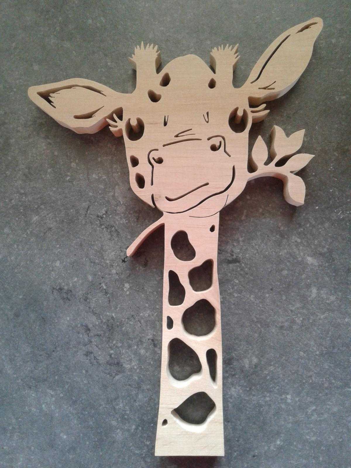 Déco girafe en bois